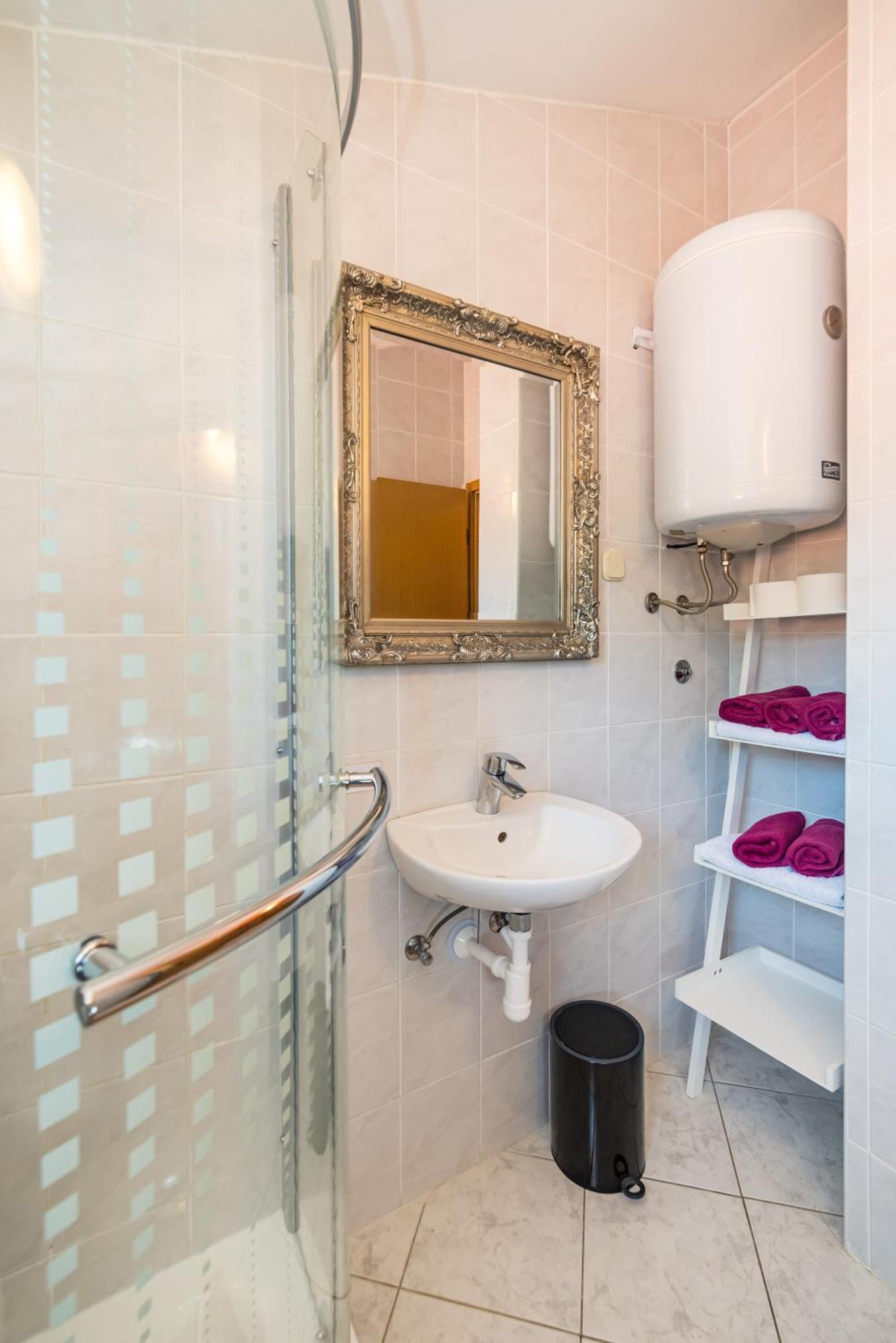 Kod Lovrica Apartment